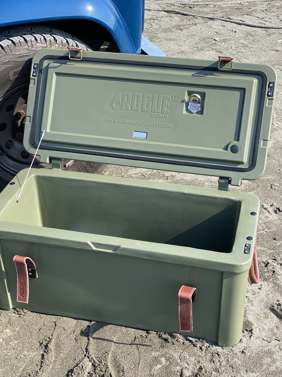 -ROUGE ICE COOLERS-<br>75Lローグアイスクーラー キャンバスシート<br>75L Rogue Ice Cooler With Canvas Seat(未使用天面傷あり)